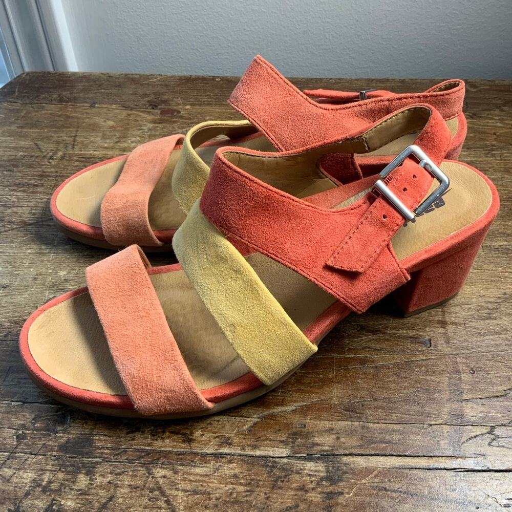 Earth Tierra Bright Coral Suede Strappy heels size‎ 7.5